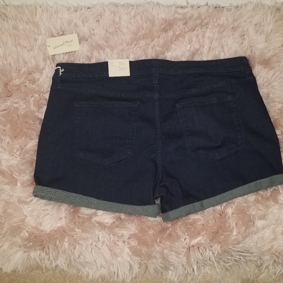 Cuffed Denim Shorts - plus size - Picture 5 of 5